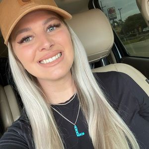 Meet your Posher, Karrie